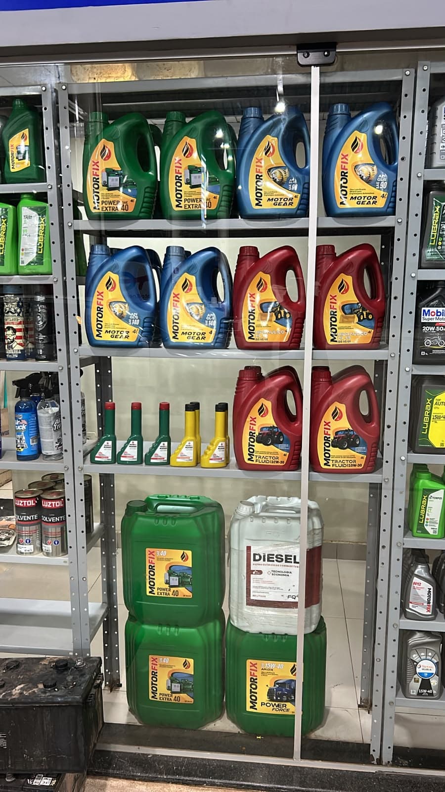 Lubrificantes e aditivos para carros, motos e caminhões